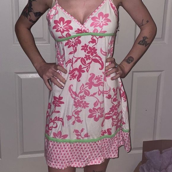 Roxy Dresses & Skirts - ROXY fun and flirty mini dress size L but fits more like a Small